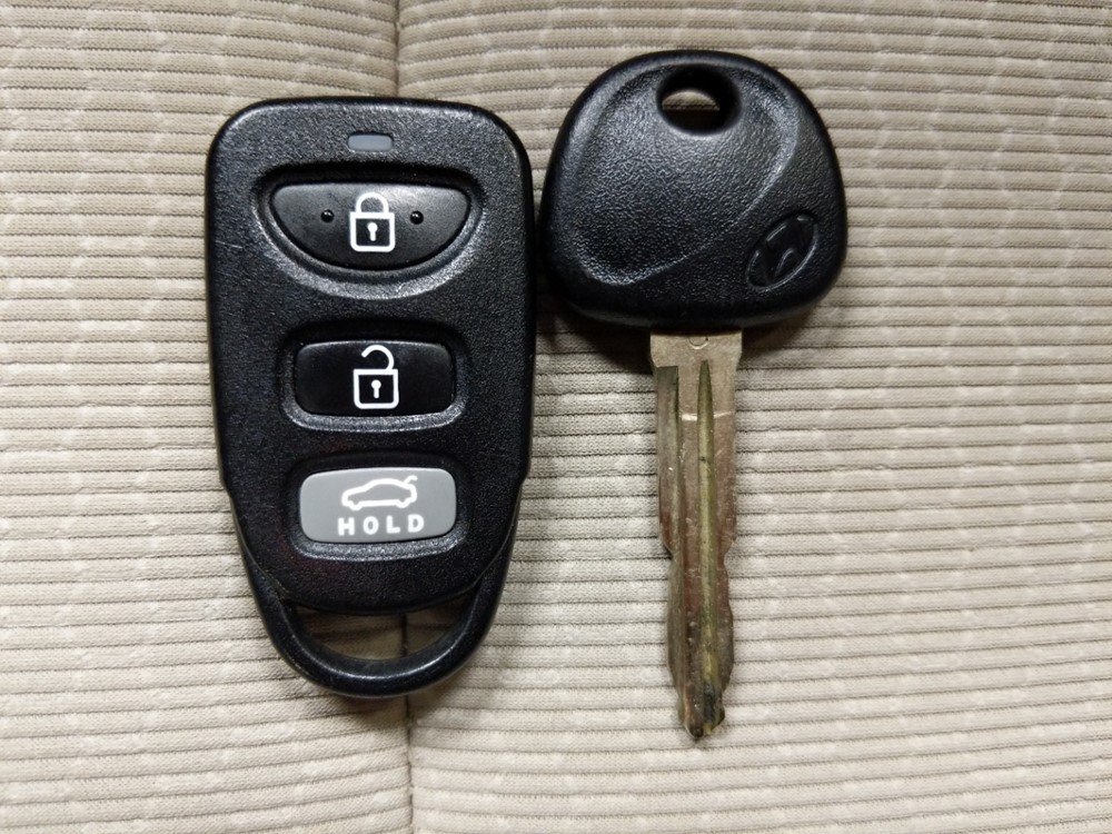 2017 Hyundai Elantra - Keys