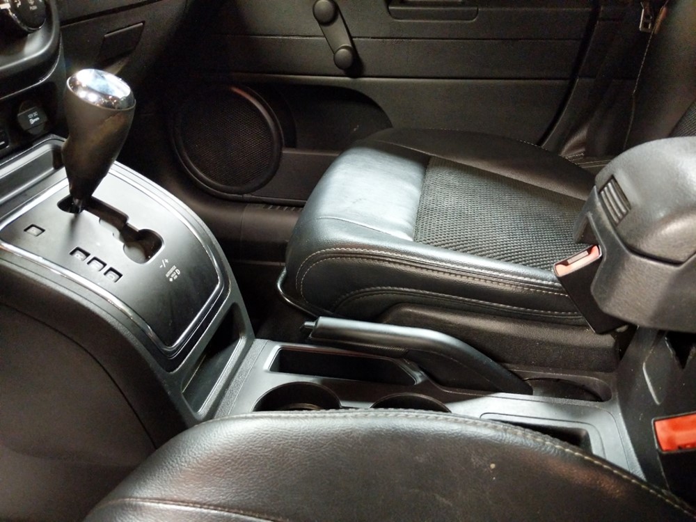 2016 Jeep Patriot - Center Console/Cup Holders