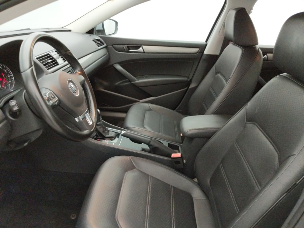 2015 Volkswagen Passat - Driver Front Seat