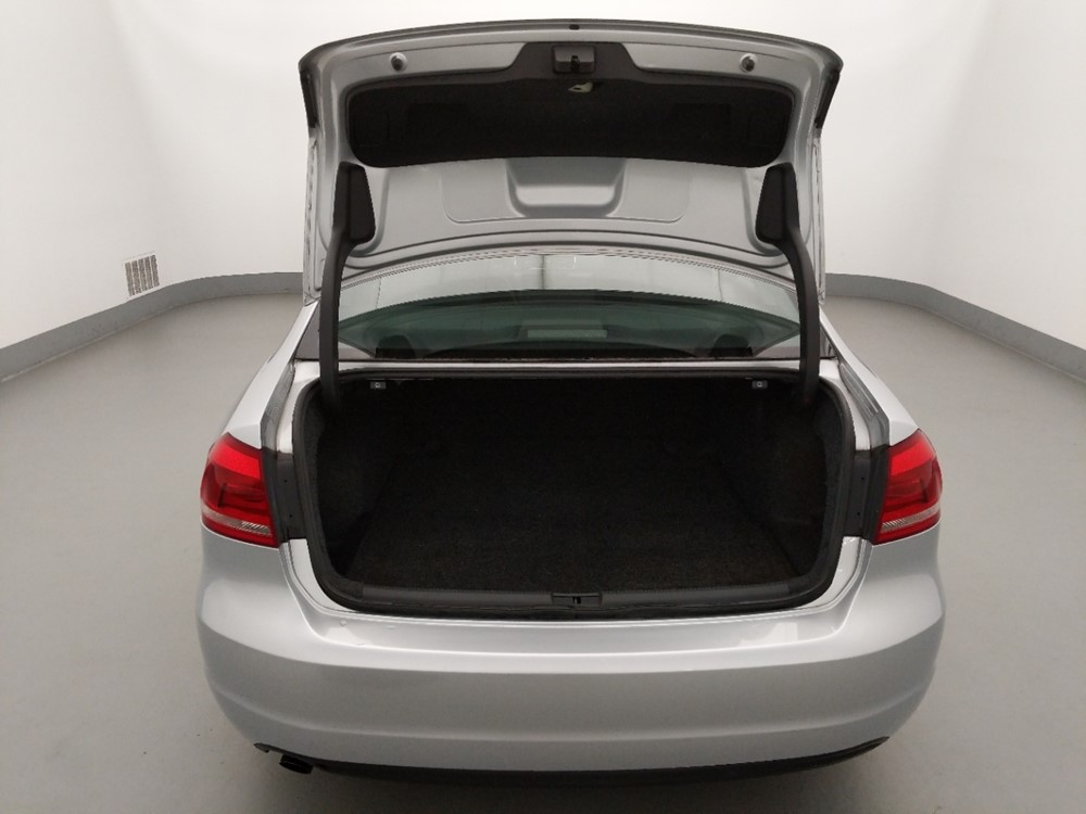 2015 Volkswagen Passat - Trunk