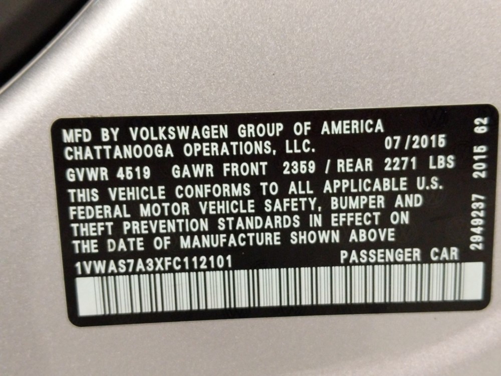 2015 Volkswagen Passat - VIN Plate
