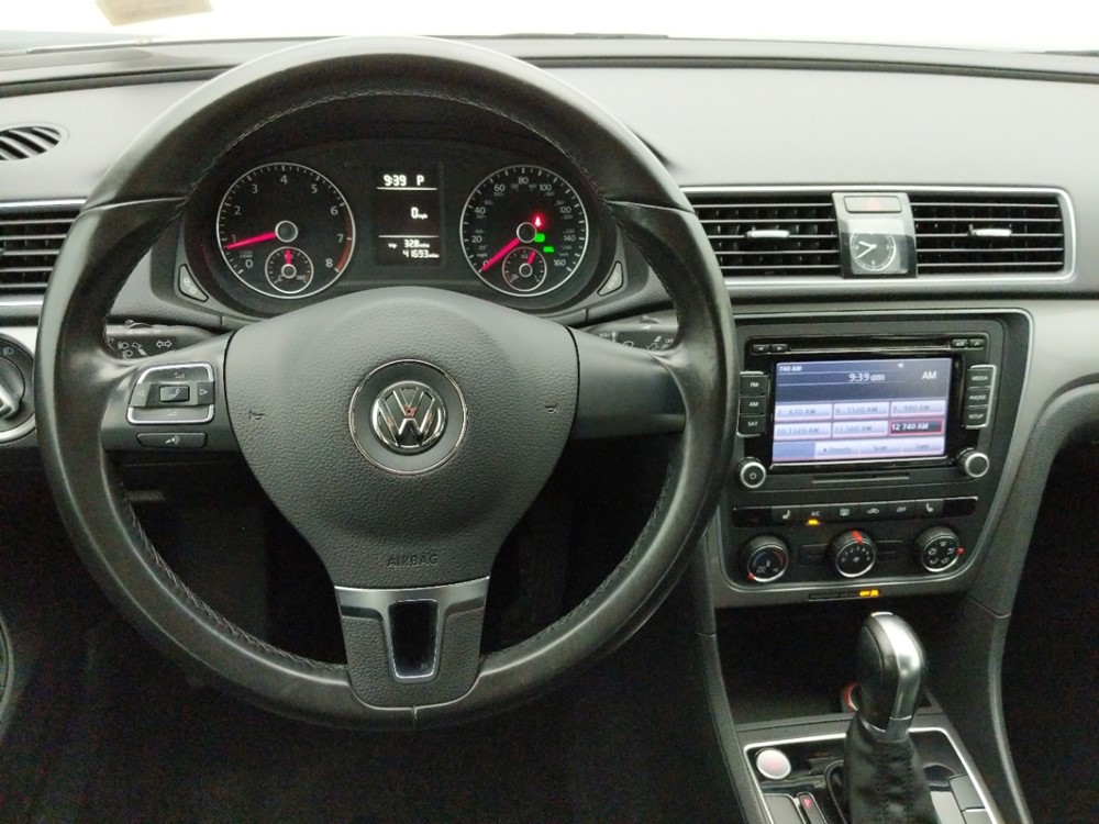 2015 Volkswagen Passat - Driver Dash