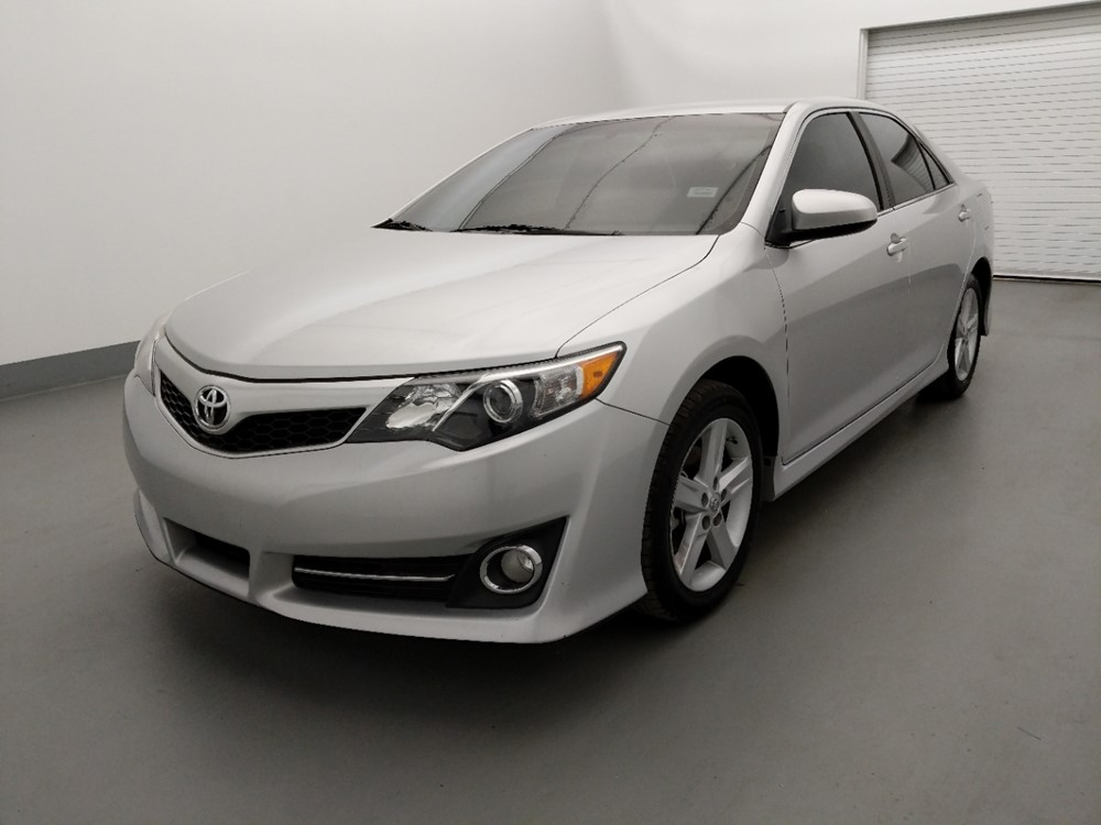 Used 2014 Toyota Camry Driver Front Bumper
