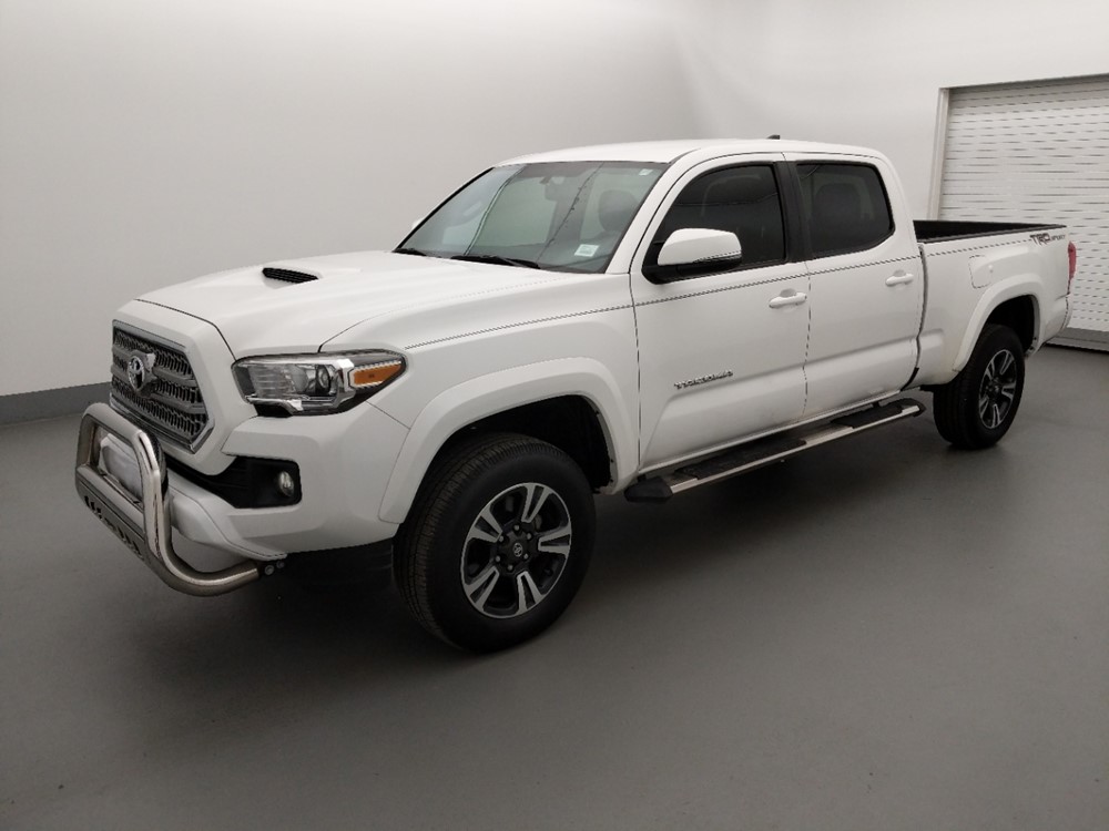 Used 2017 Toyota Tacoma Driver Front Bumper