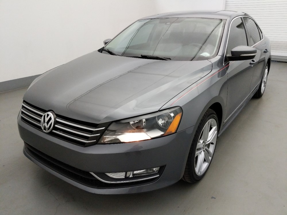 Used 2015 Volkswagen Passat Driver Front Bumper