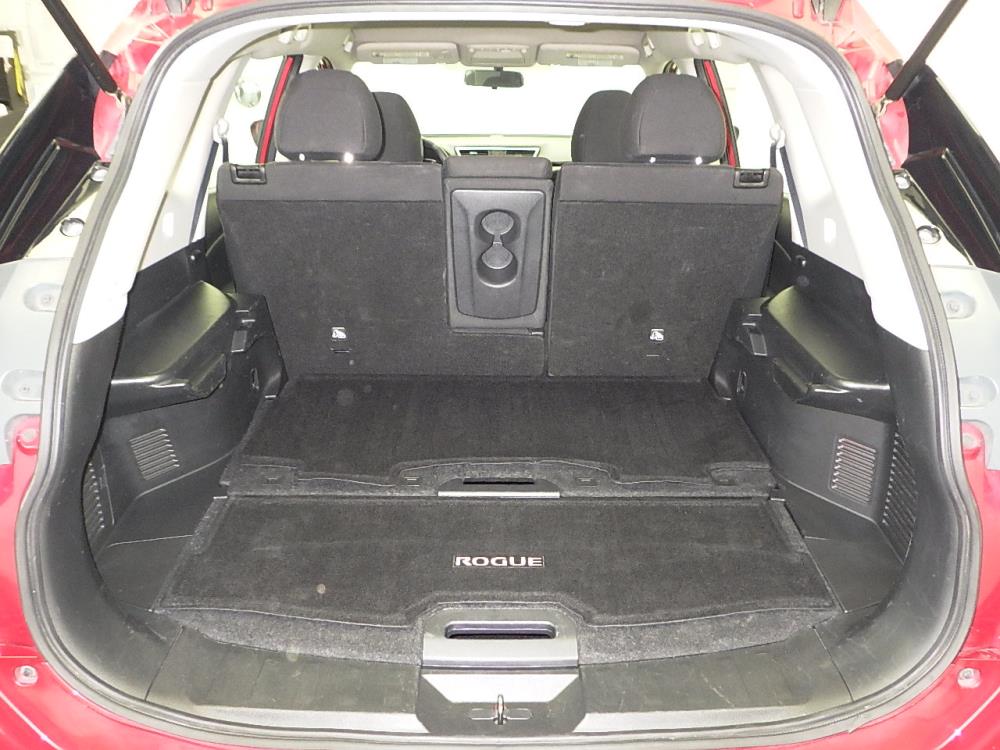 2016 Nissan Rogue - Trunk