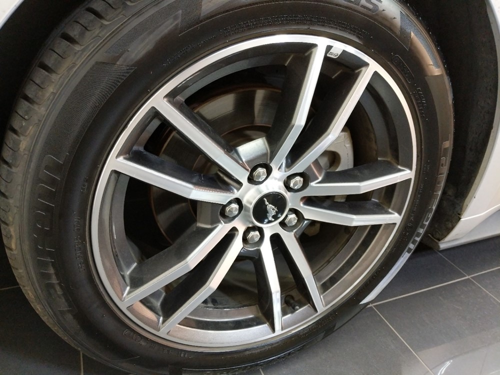 2017 Ford Mustang - Wheel