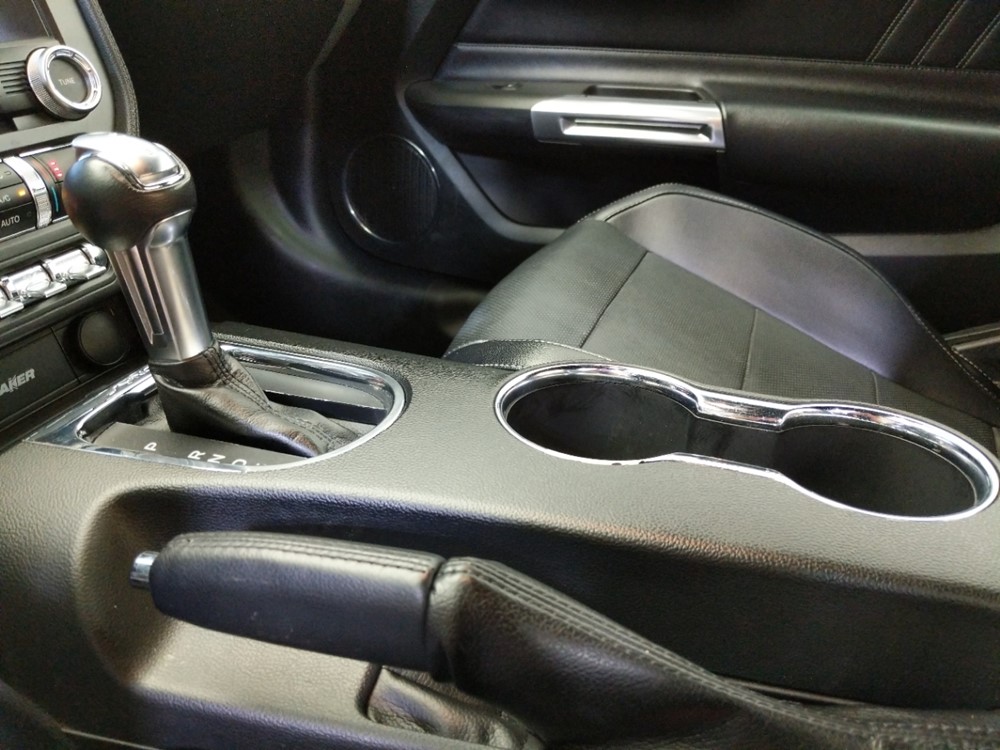 2017 Ford Mustang - Center Console/Cup Holders