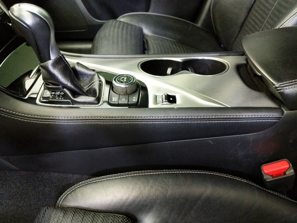 2015 INFINITI Q50 - Center Console/Cup Holders