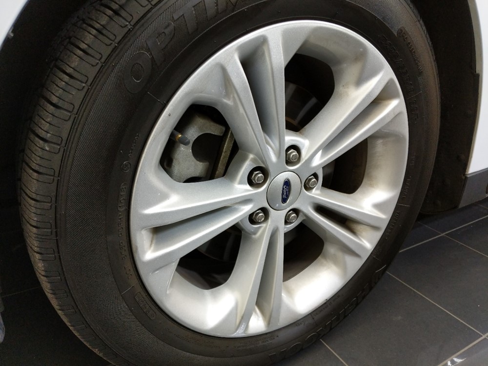2016 Ford Taurus - Wheel