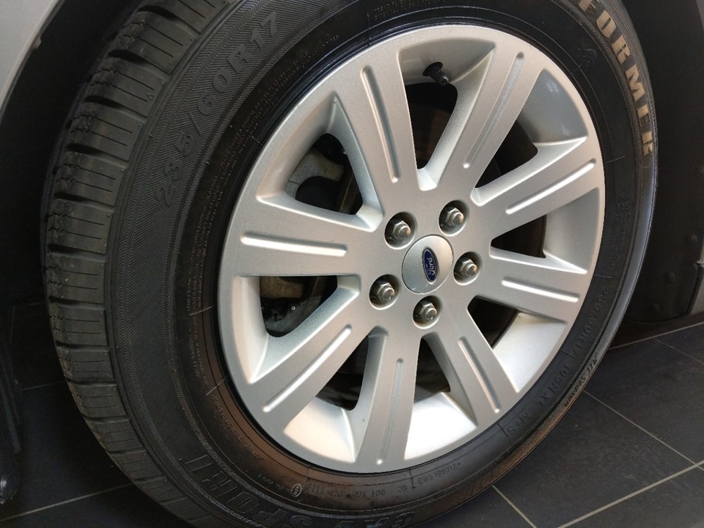 2012 Ford Taurus - Wheel