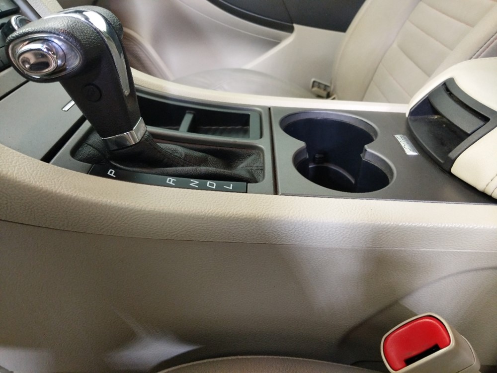 2012 Ford Taurus - Center Console/Cup Holders