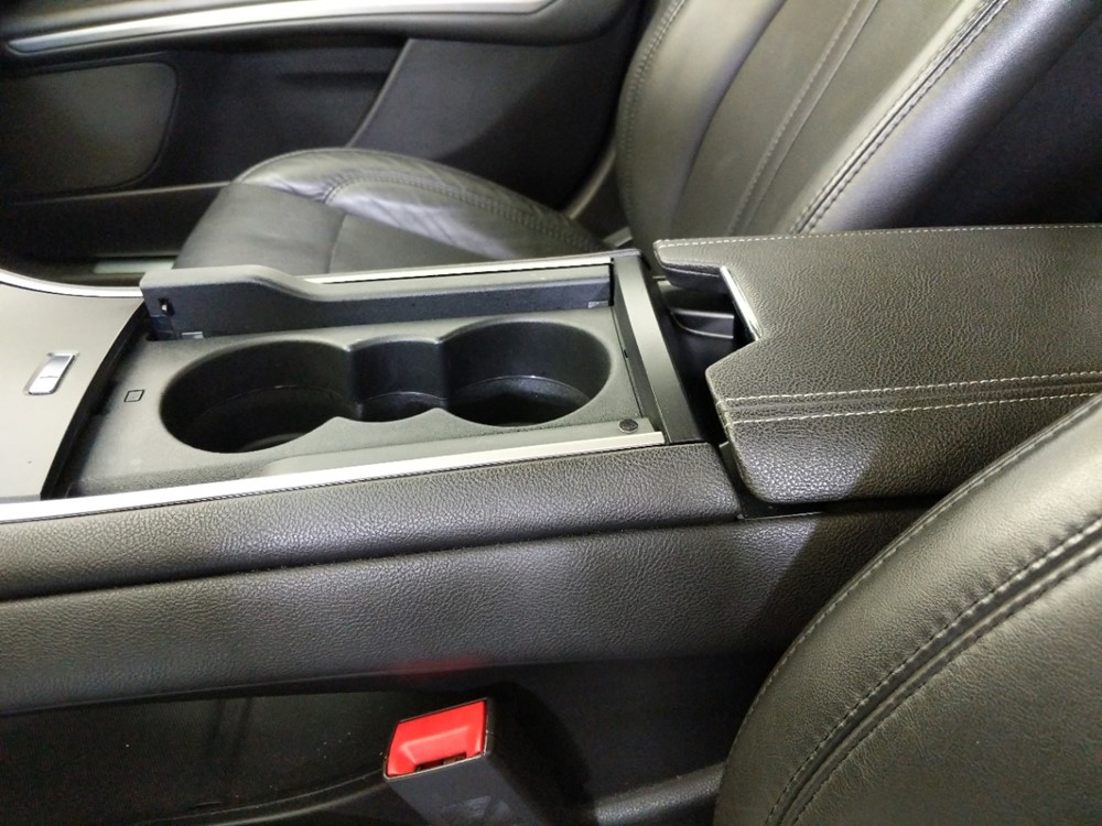2014 Lincoln MKZ - Center Console/Cup Holders