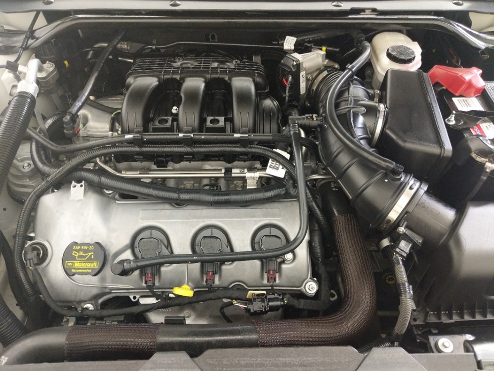 2010 Ford Taurus - Engine