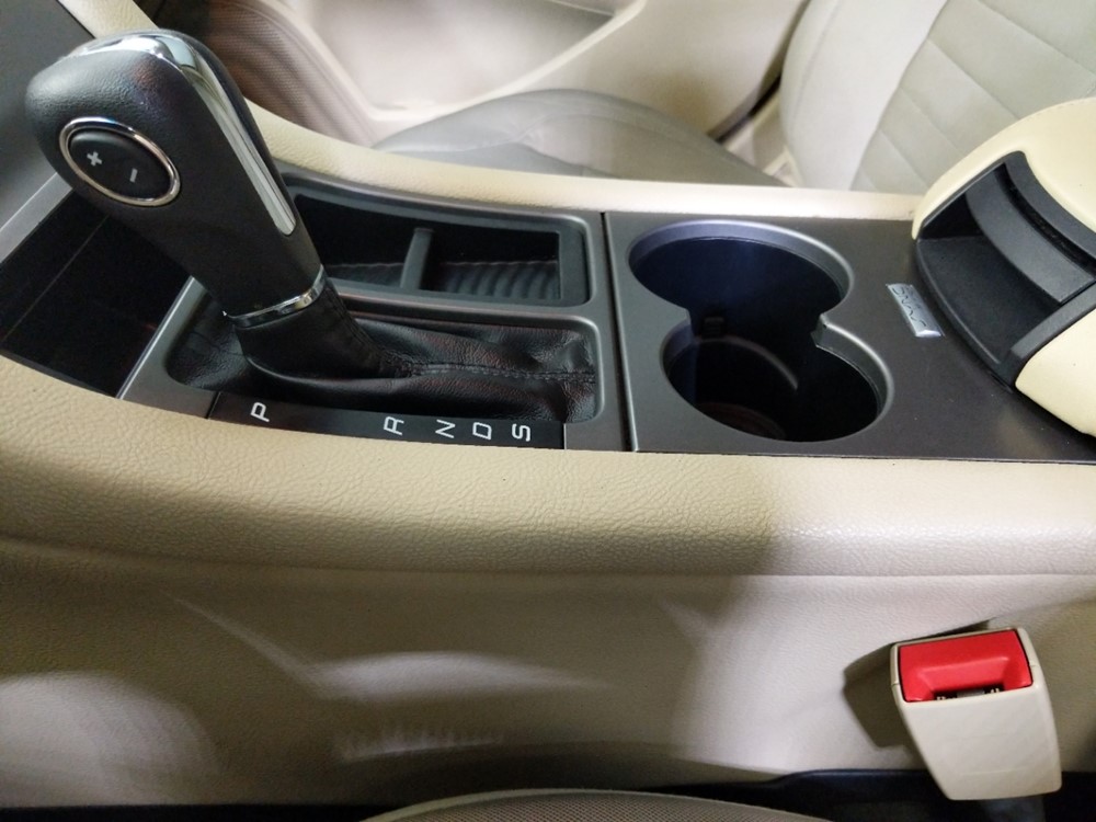 2014 Ford Taurus - Center Console/Cup Holders