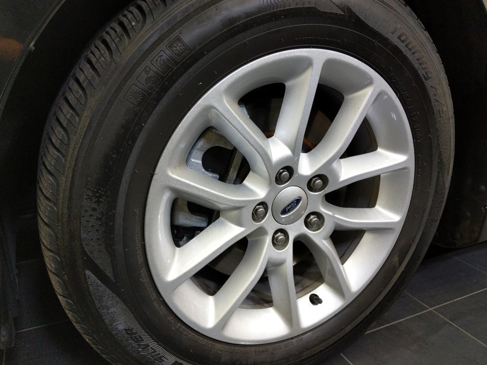 2014 Ford Taurus - Wheel