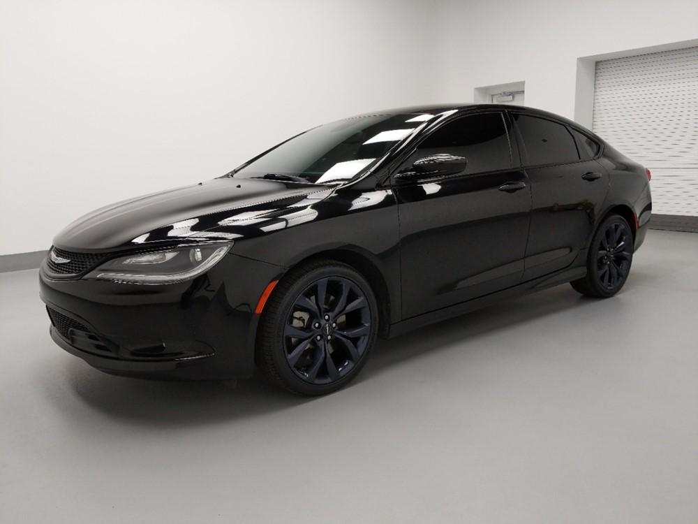 2016 Chrysler 200 - Driver Front Side