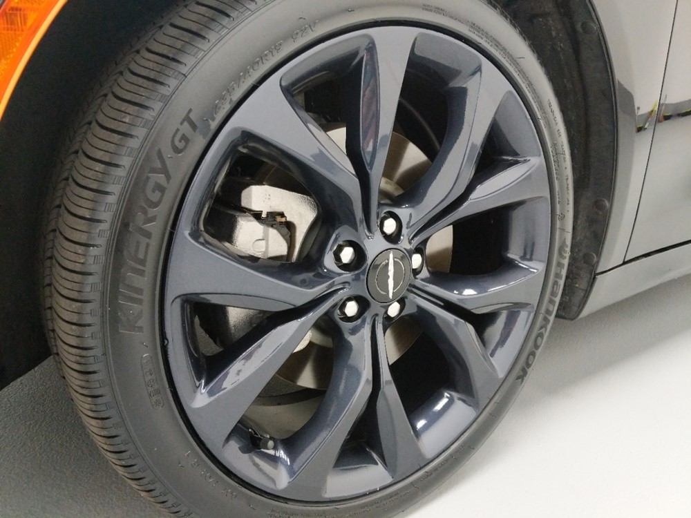 2016 Chrysler 200 - Wheel