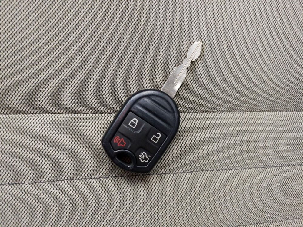 2015 Ford Taurus - Keys