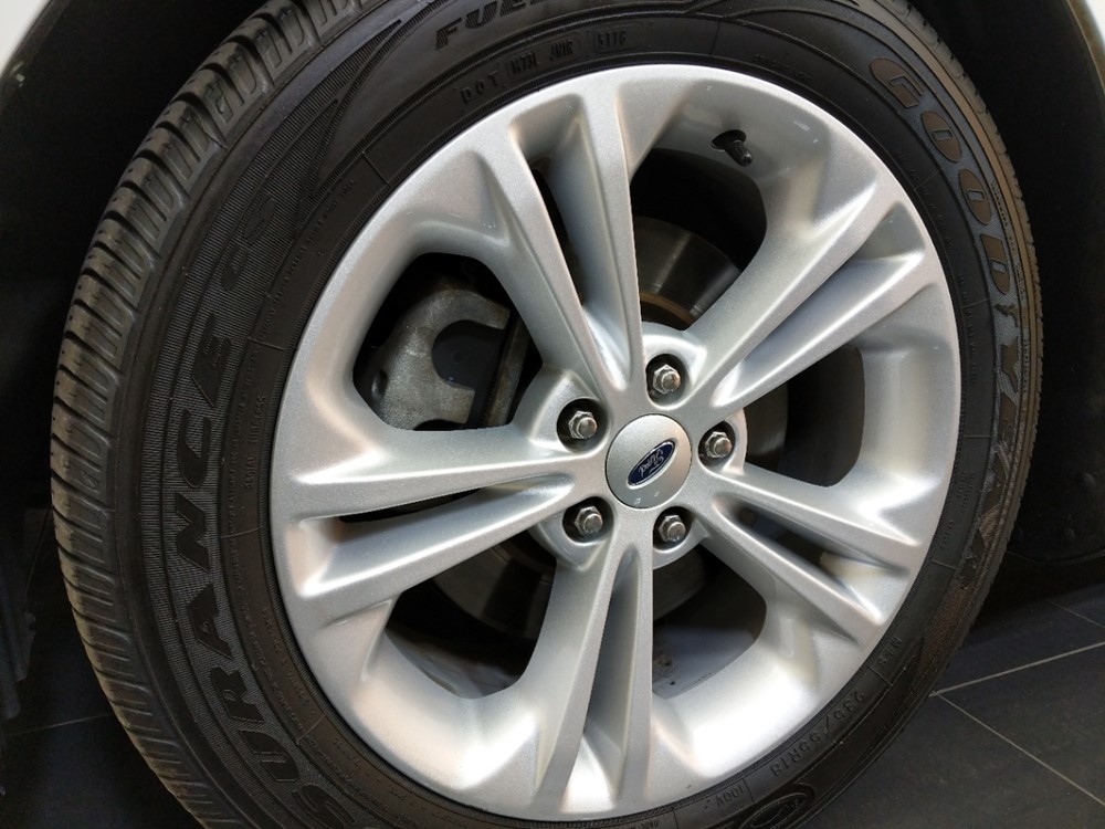 2015 Ford Taurus - Wheel