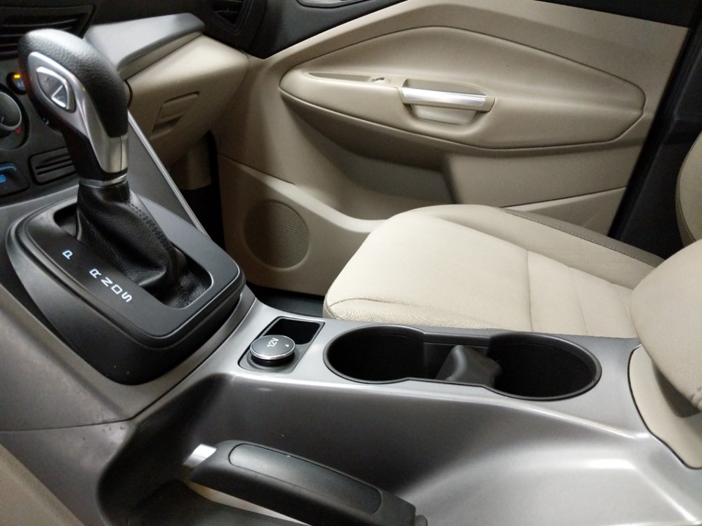 2016 Ford Escape - Center Console/Cup Holders