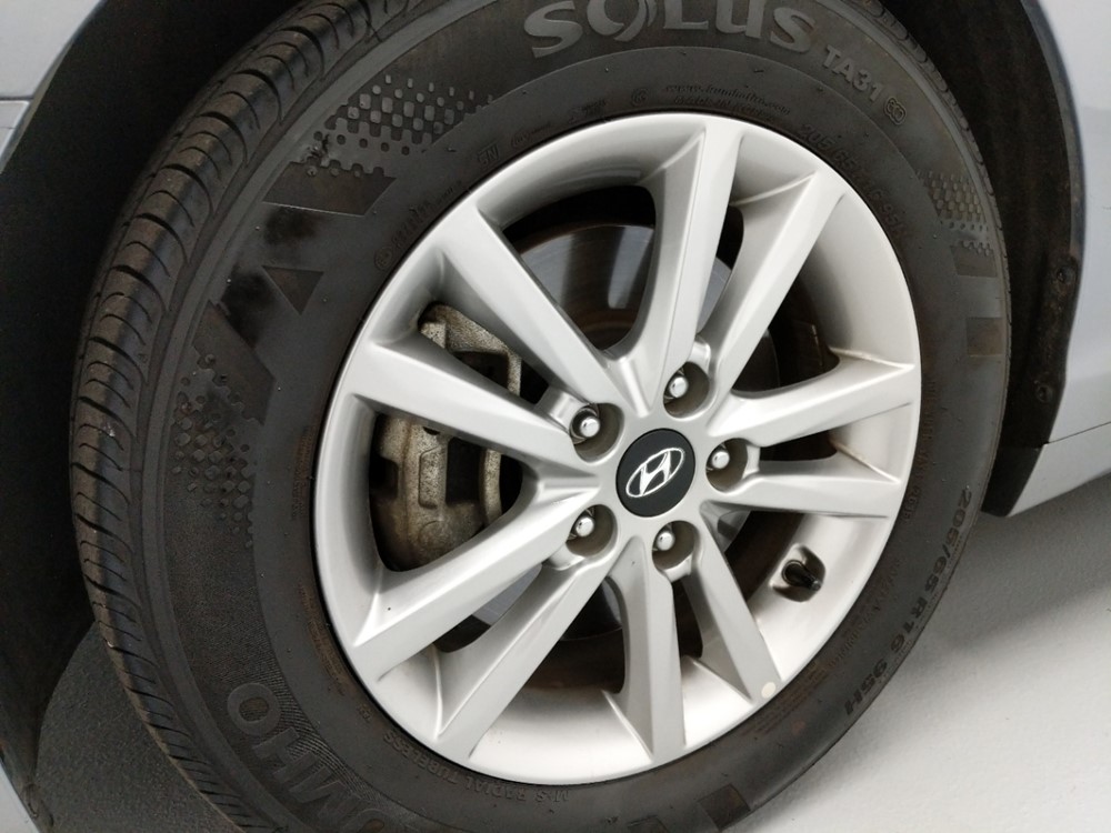 2017 Hyundai Sonata - Wheel