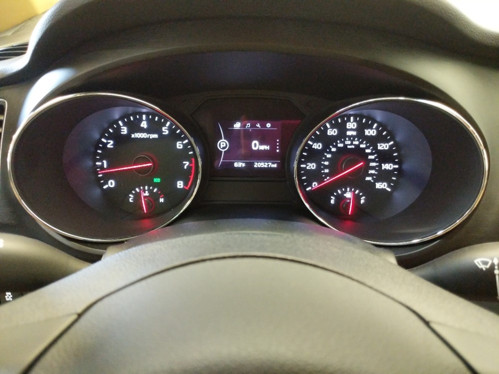 2018 Kia Sedona - Odometer Close Up