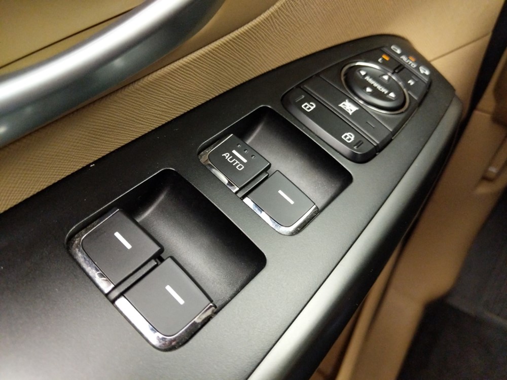 2018 Kia Sedona - Driver Power Windows/Lock Control
