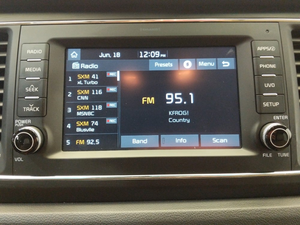 2018 Kia Sedona - Stereo Package