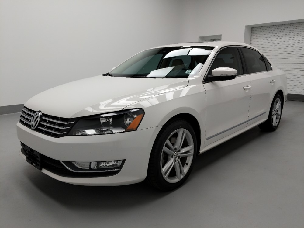 2014 Volkswagen Passat - Driver Front Bumper