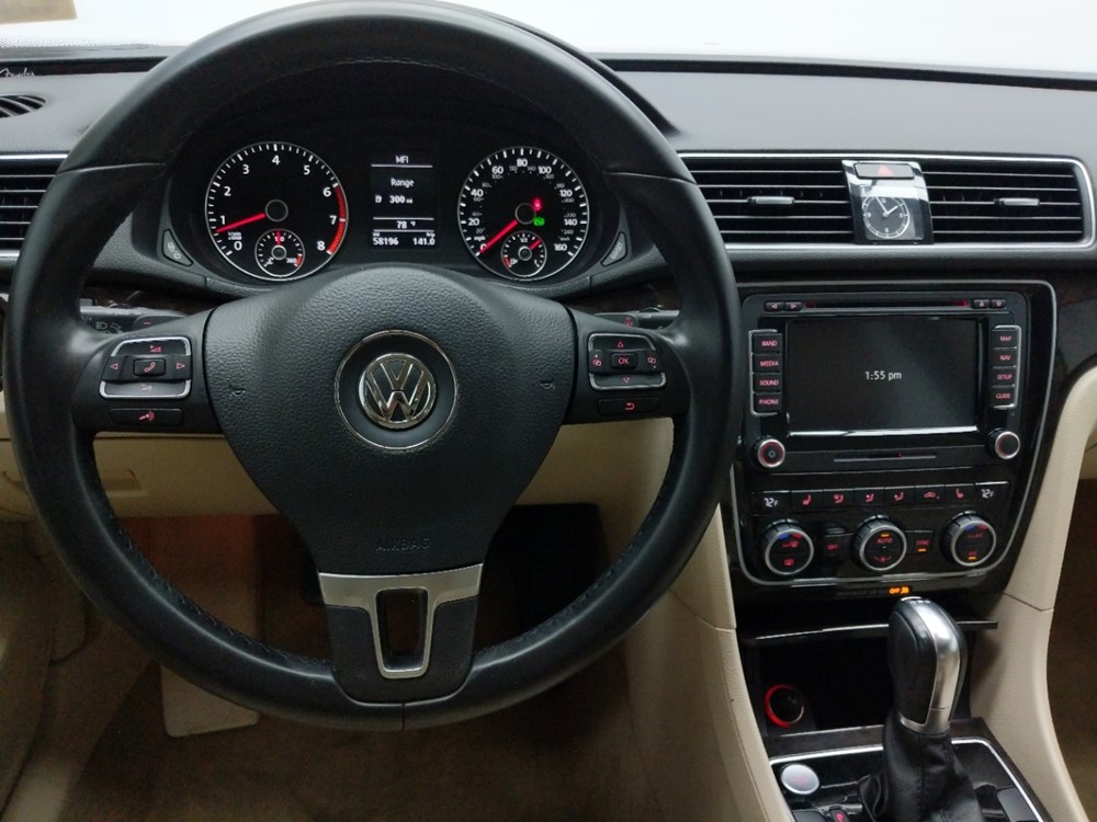 2014 Volkswagen Passat - Driver Dash