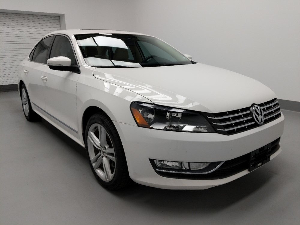 2014 Volkswagen Passat - Passenger Front Bumper