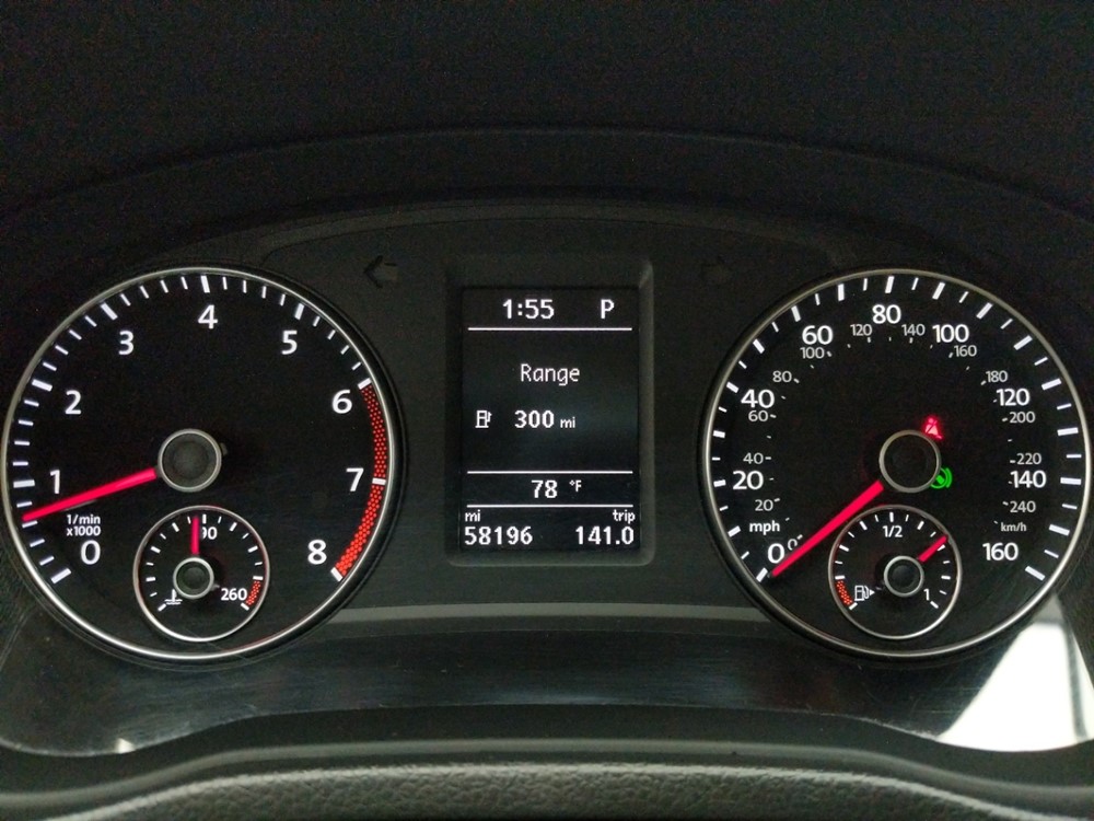 2014 Volkswagen Passat - Odometer Close Up