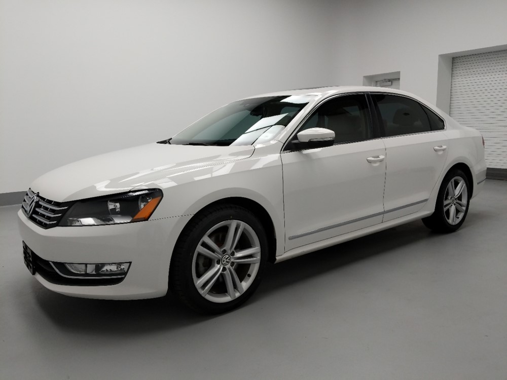 2014 Volkswagen Passat - Driver Front Side