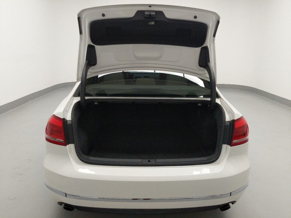 2014 Volkswagen Passat - Trunk