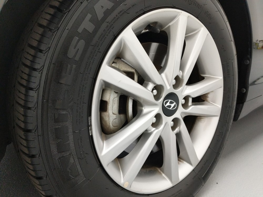 2017 Hyundai Sonata - Wheel