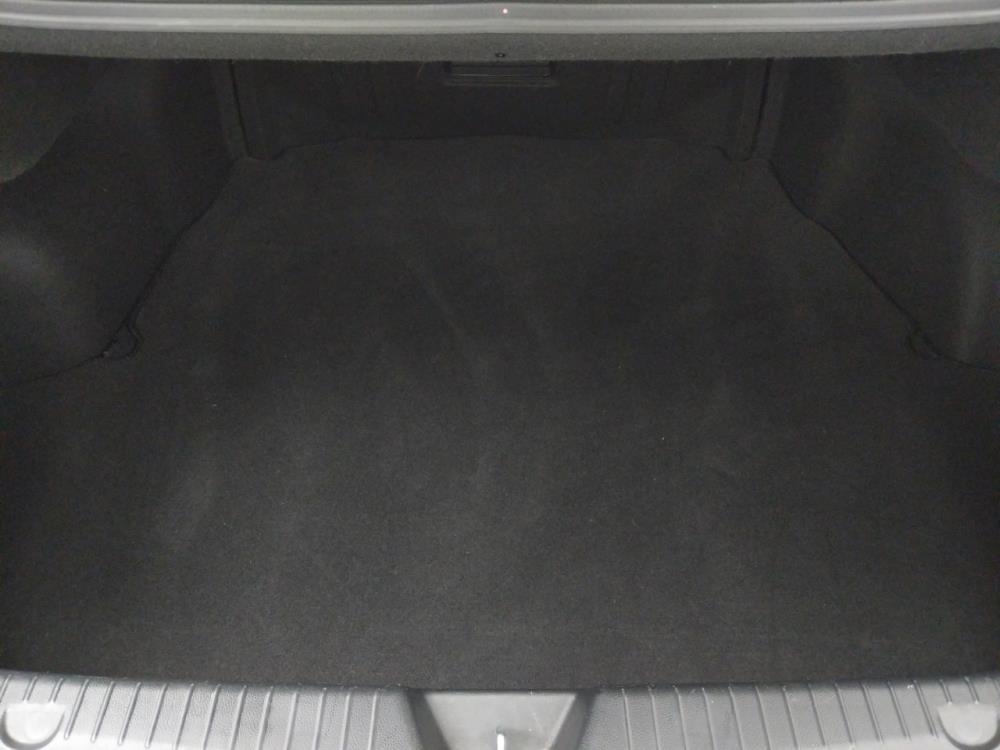2014 Kia Cadenza - Trunk