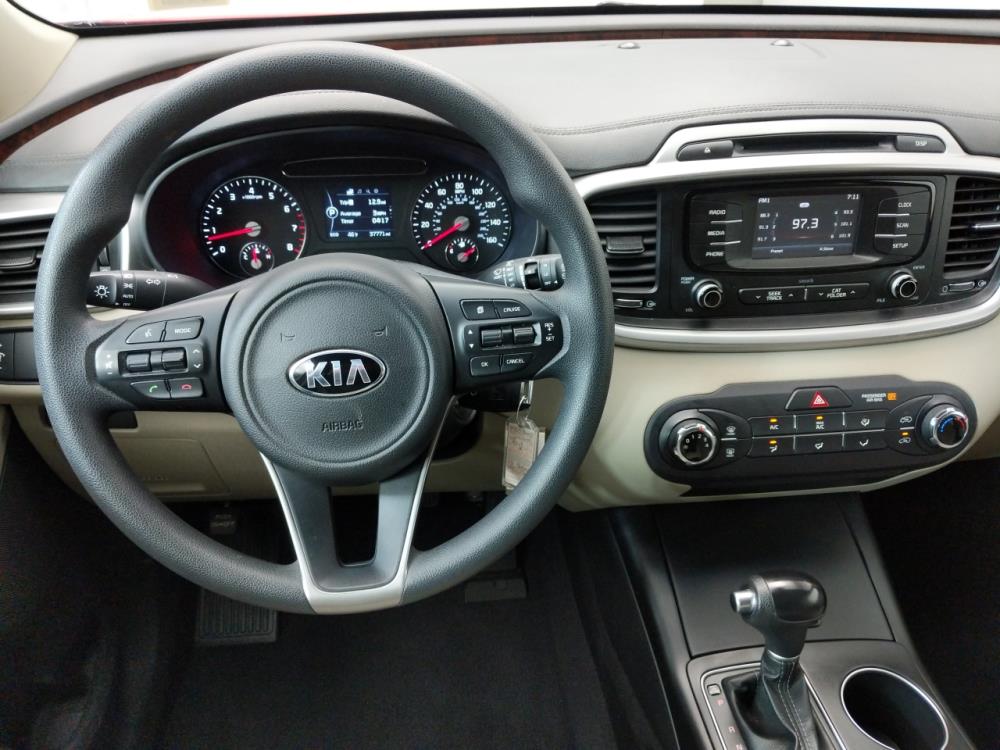 2017 Kia Sorento - Driver Dash