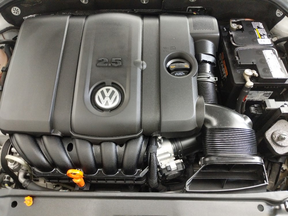 2011 Volkswagen Jetta - Engine