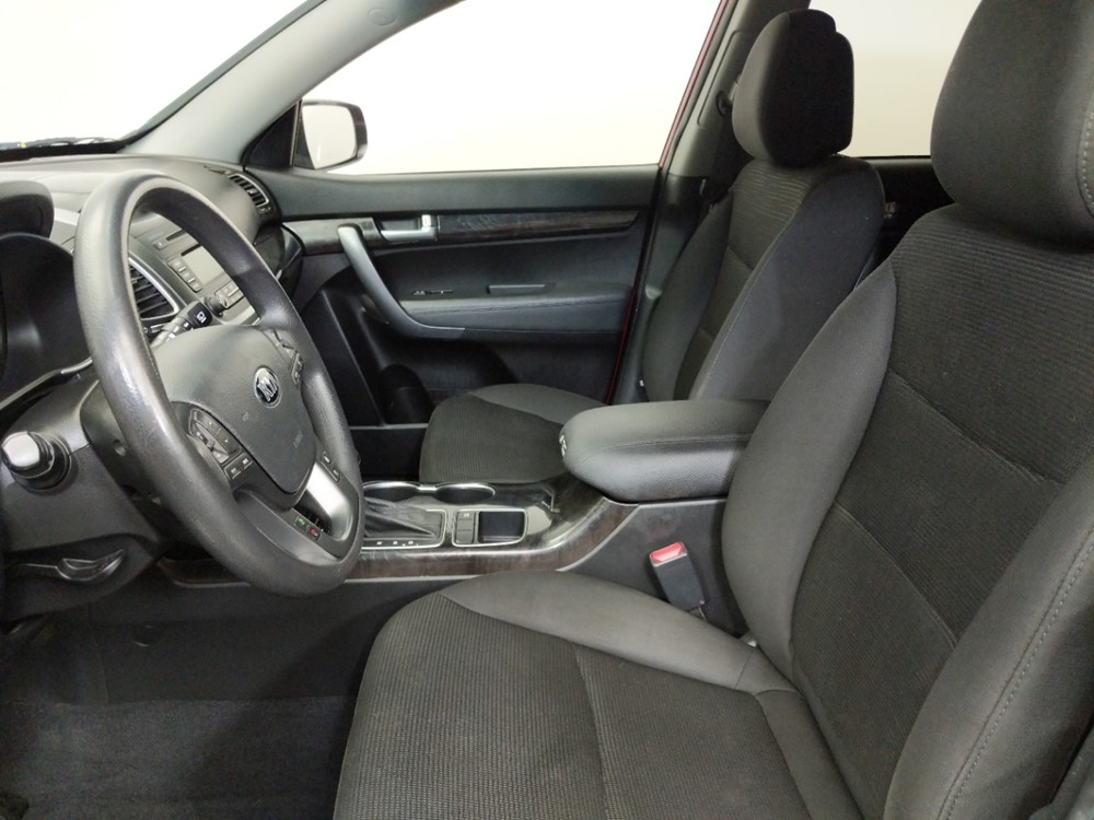 2014 Kia Sorento - Driver Rear Seat