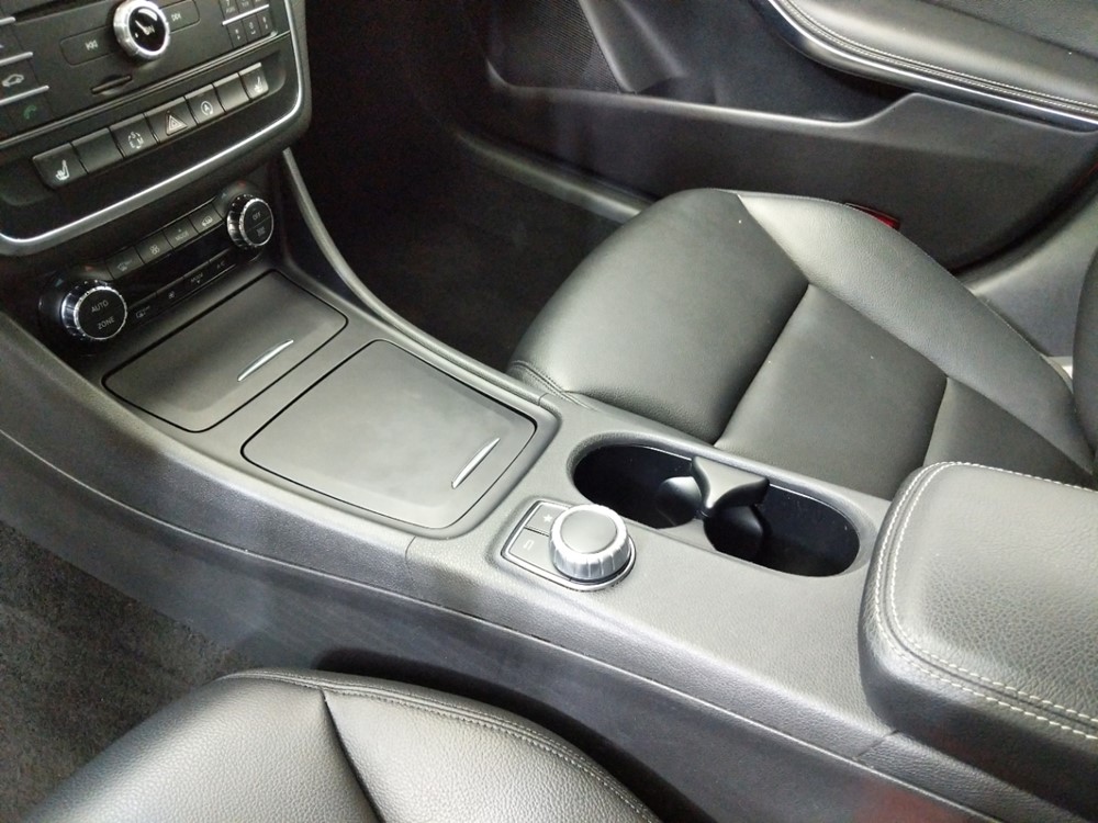 2015 Mercedes-Benz CLA250 - Center Console/Cup Holders