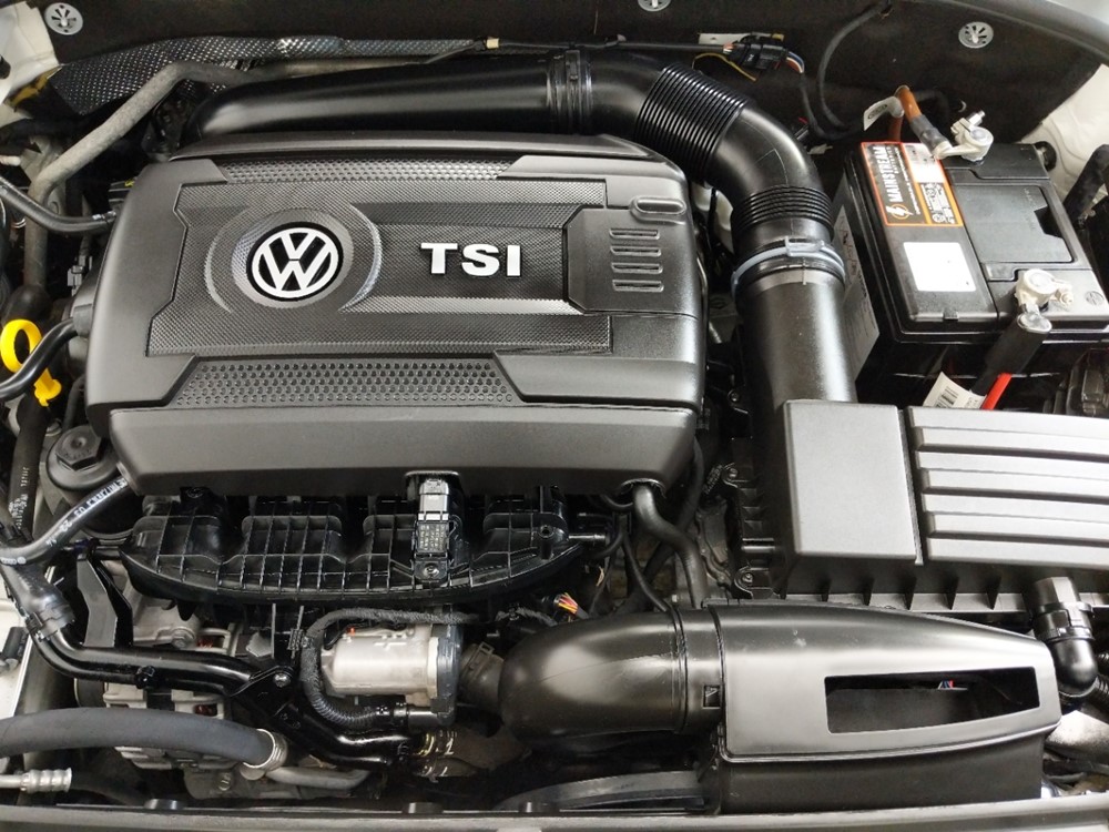 2015 Volkswagen Passat - Engine