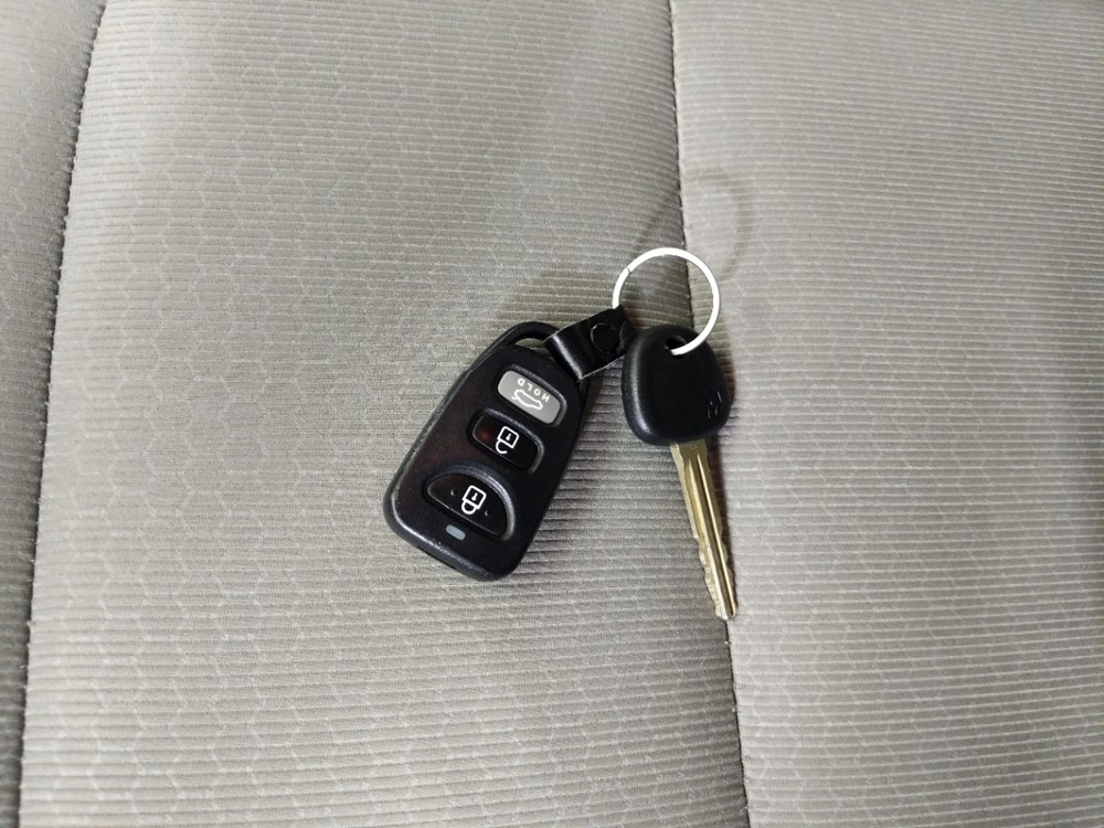 2017 Hyundai Elantra - Keys