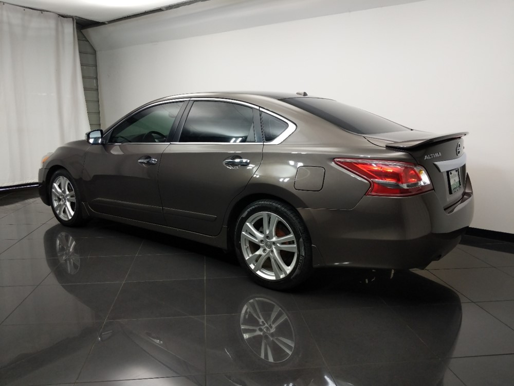 2013 Nissan Altima - Driver Rear Bumper