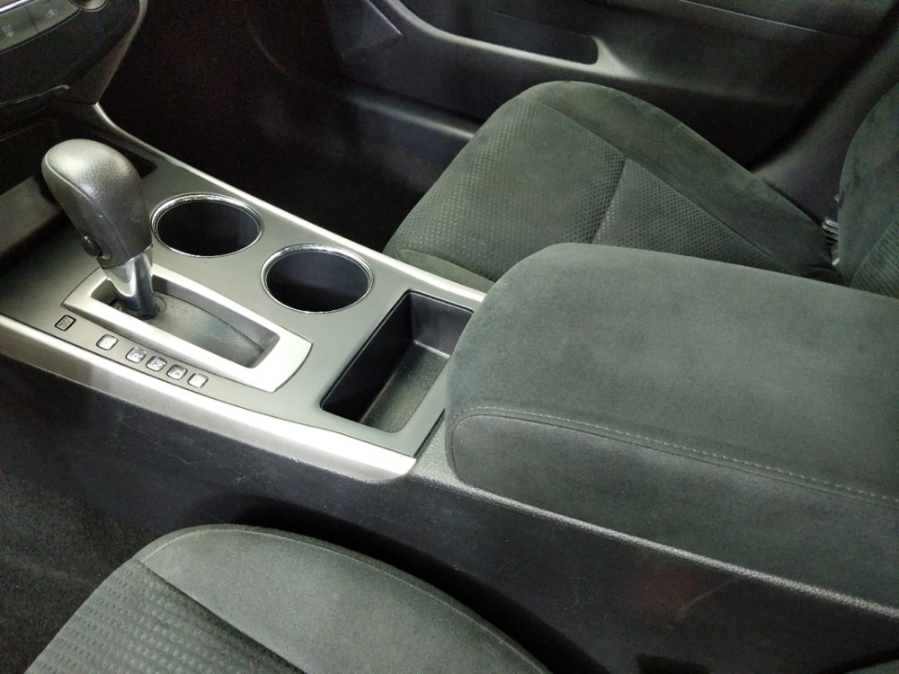 2015 Nissan Altima - Center Console/Cup Holders