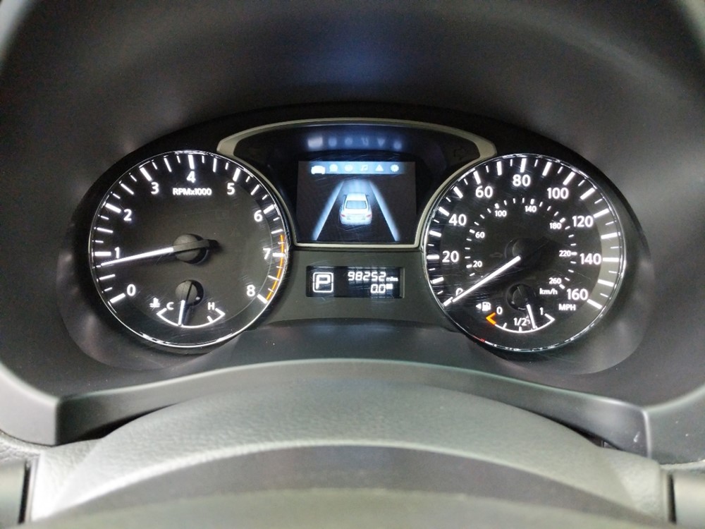 2015 Nissan Altima - Odometer Close Up