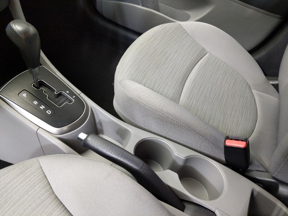 2017 Hyundai Accent - Center Console/Cup Holders