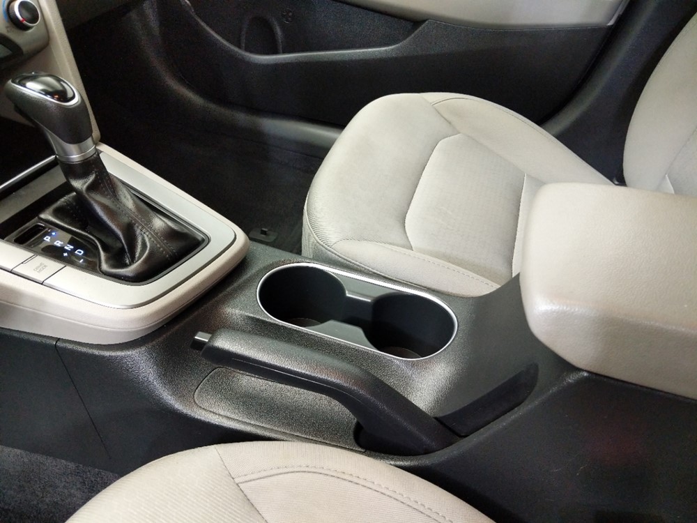 2017 Hyundai Elantra - Center Console/Cup Holders
