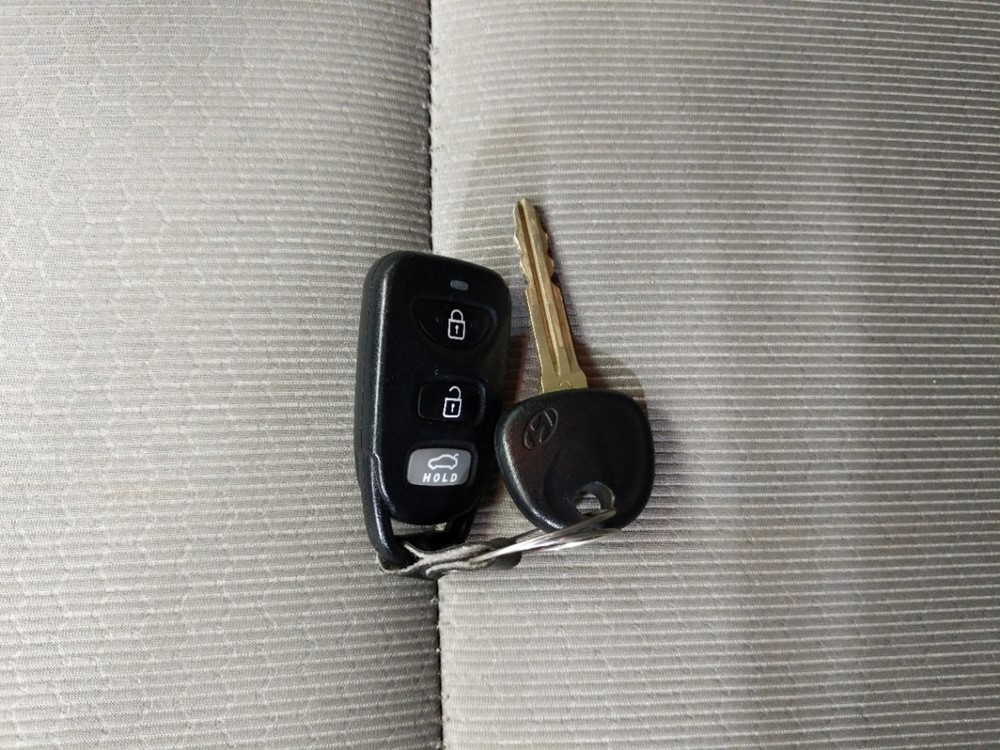 2017 Hyundai Elantra - Keys