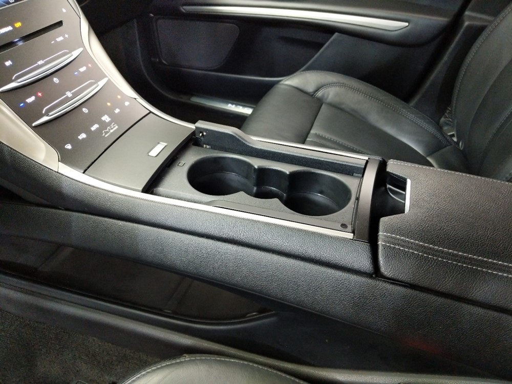 2015 Lincoln MKZ - Center Console/Cup Holders